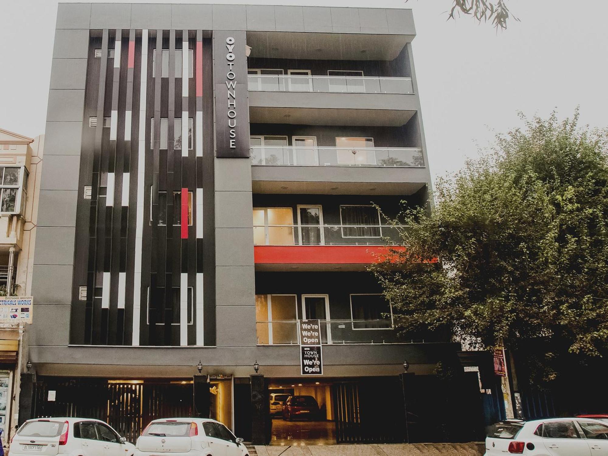 Hotel Townhouse Dilshad Garden Near Dilshad Garden Metro Station *