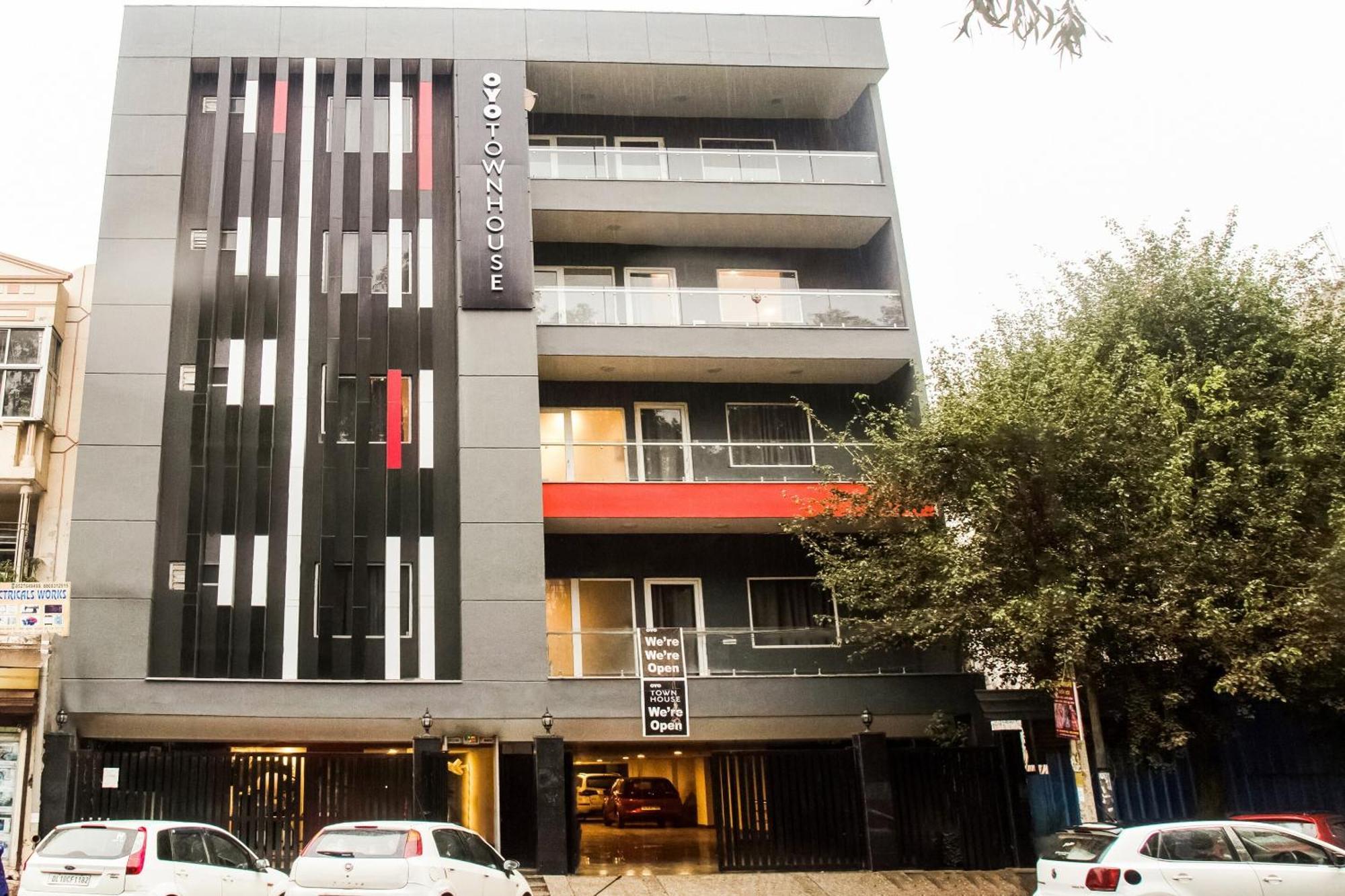 Townhouse Dilshad Garden Near Dilshad Garden Metro Station Hotel