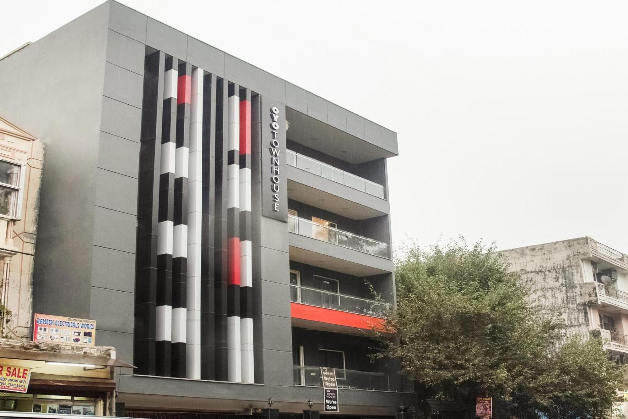 Townhouse Dilshad Garden Near Dilshad Garden Metro Station New Delhi