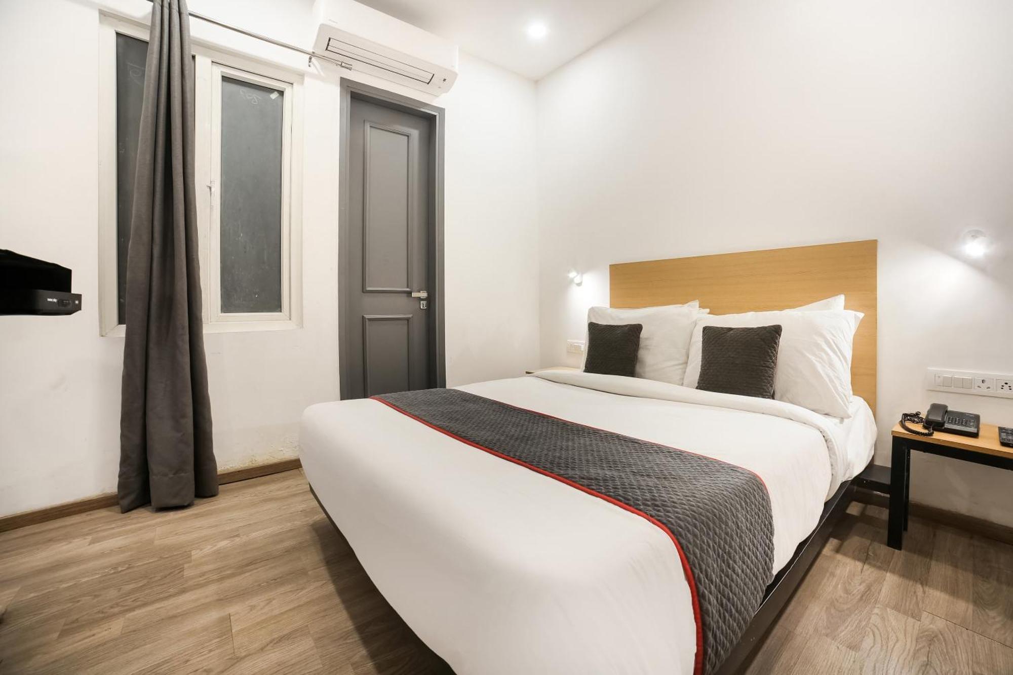 Townhouse Dilshad Garden Near Dilshad Garden Metro Station Hotel *